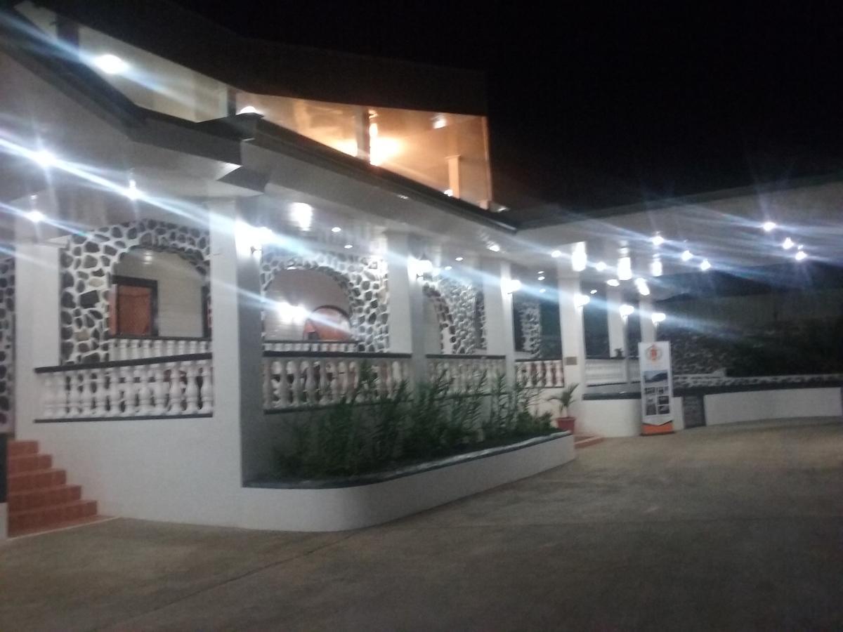 מאונט הייגן Mcroyal Hotel מראה חיצוני תמונה