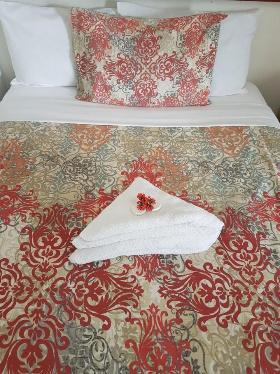 מאונט הייגן Mcroyal Hotel מראה חיצוני תמונה